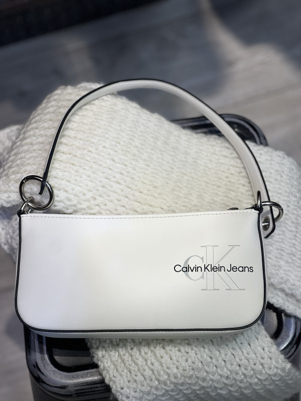 CALVIN KLEIN · Bolso blanco