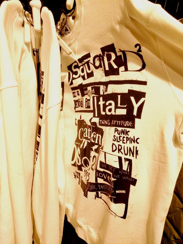 DSQUARED · Sudadera en blanca