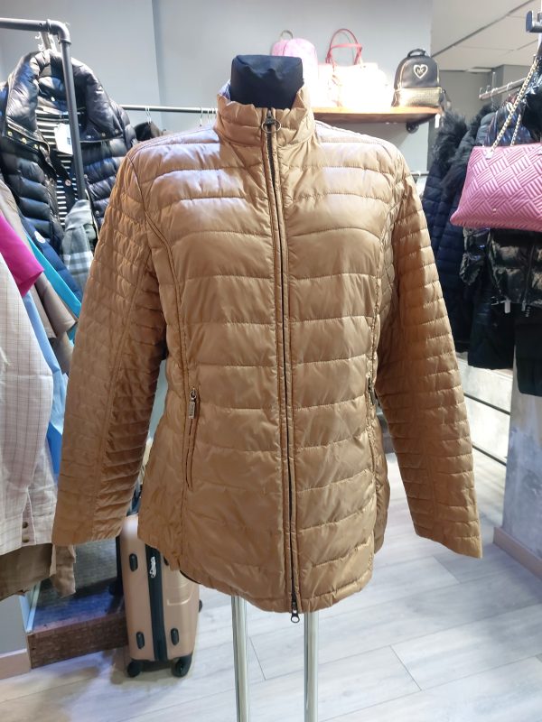BARBOUR. Cazadora marrón.