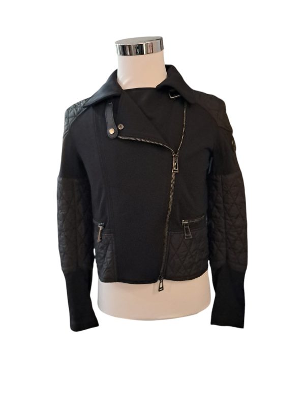 BELSTAFF. Cazadora en color negro.