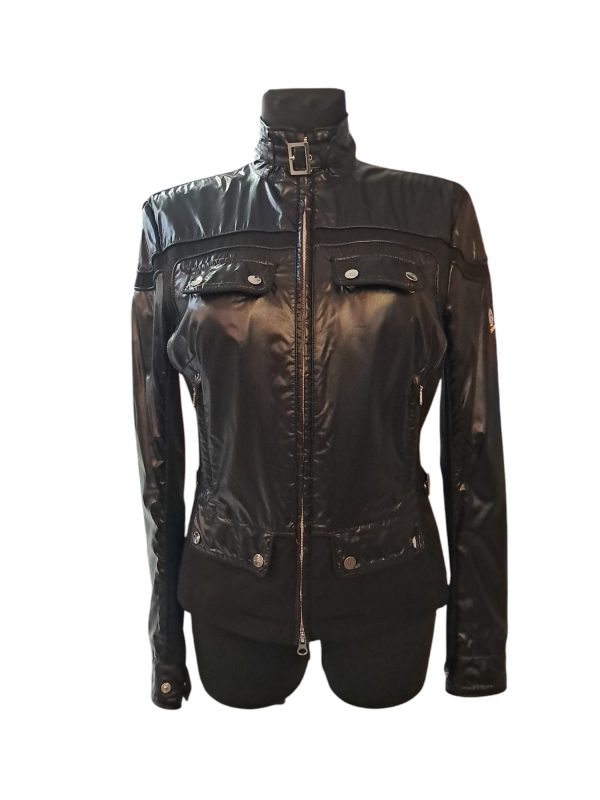 BELSTAFF. Cazadora en color negra.