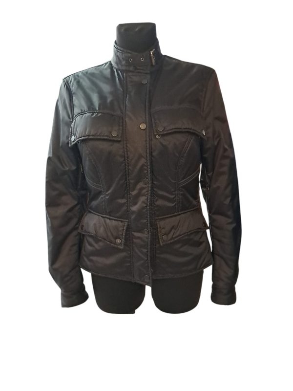 BELSTAFF. Cazadora en color negro.