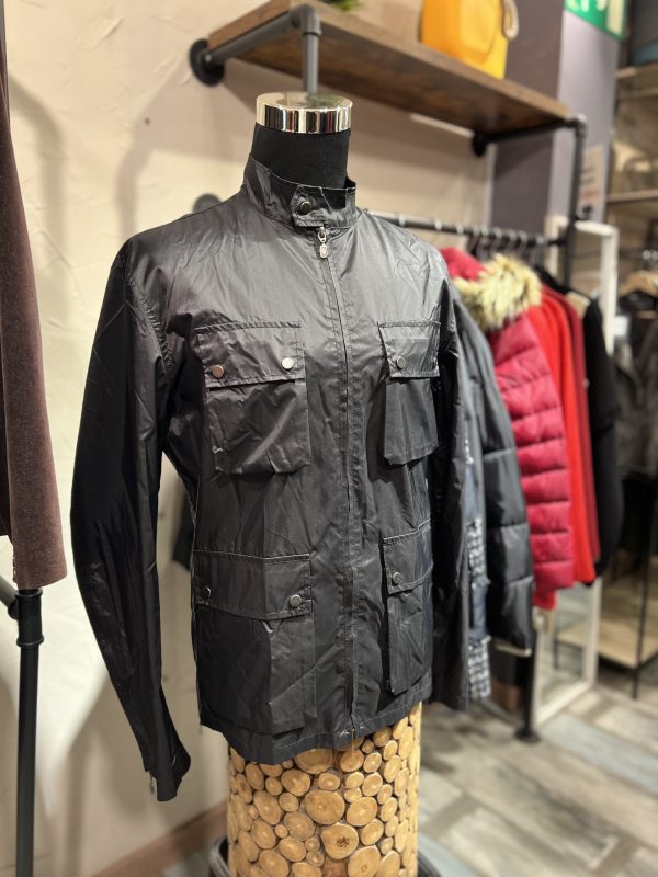 BELSTAFF. Cazadora en color negro. - Imagen 2