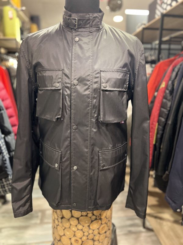 BELSTAFF. Cazadora en color marrón.