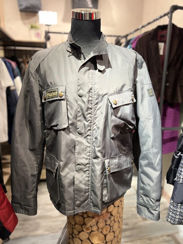 BELSTAFF. Cazadora en color verde.