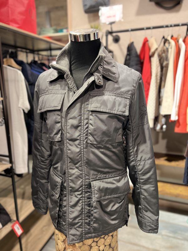BURBERRY. Abrigo en color gris. - Imagen 2