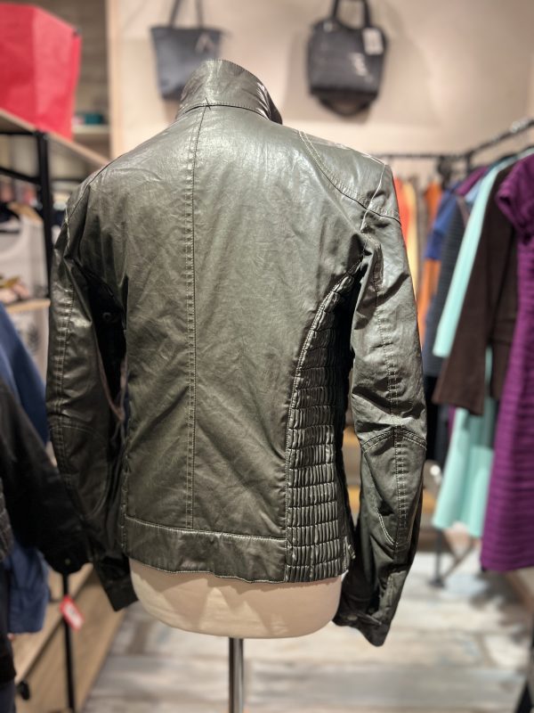 BELSTAFF. Cazadora en color negro. - Imagen 3