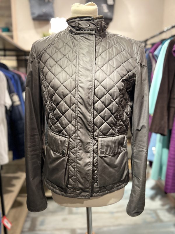 BELSTAFF. Cazadora en color marrón.