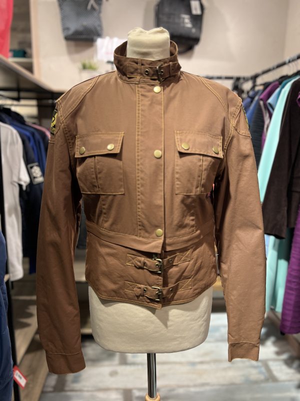 BELSTAFF. Cazadora en color marrón.