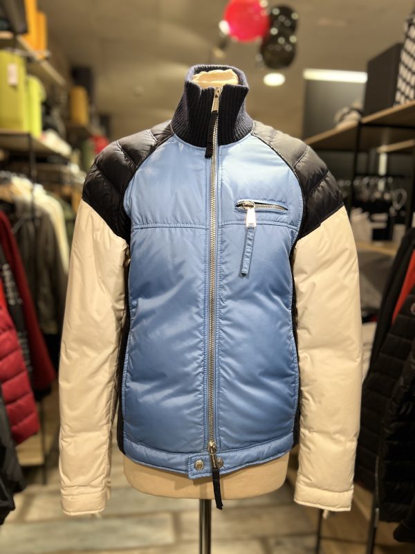 DSQUARED. Cazadora en color azul.