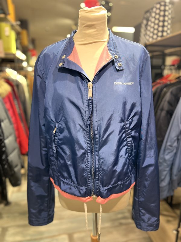 DSQUARED. Cazadora en color azul.
