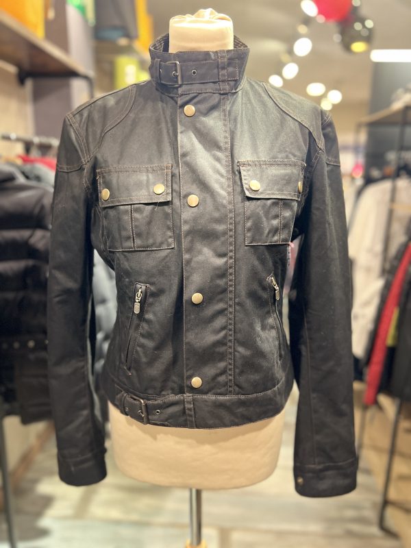 BELSTAFF. Cazadora en color negra.